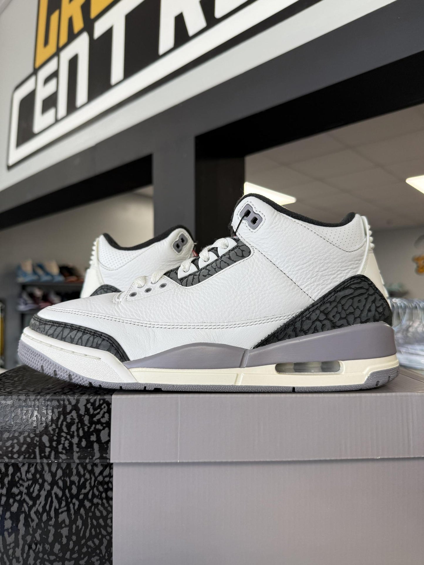 Jordan 3 "Cement Grey" Used Size 9