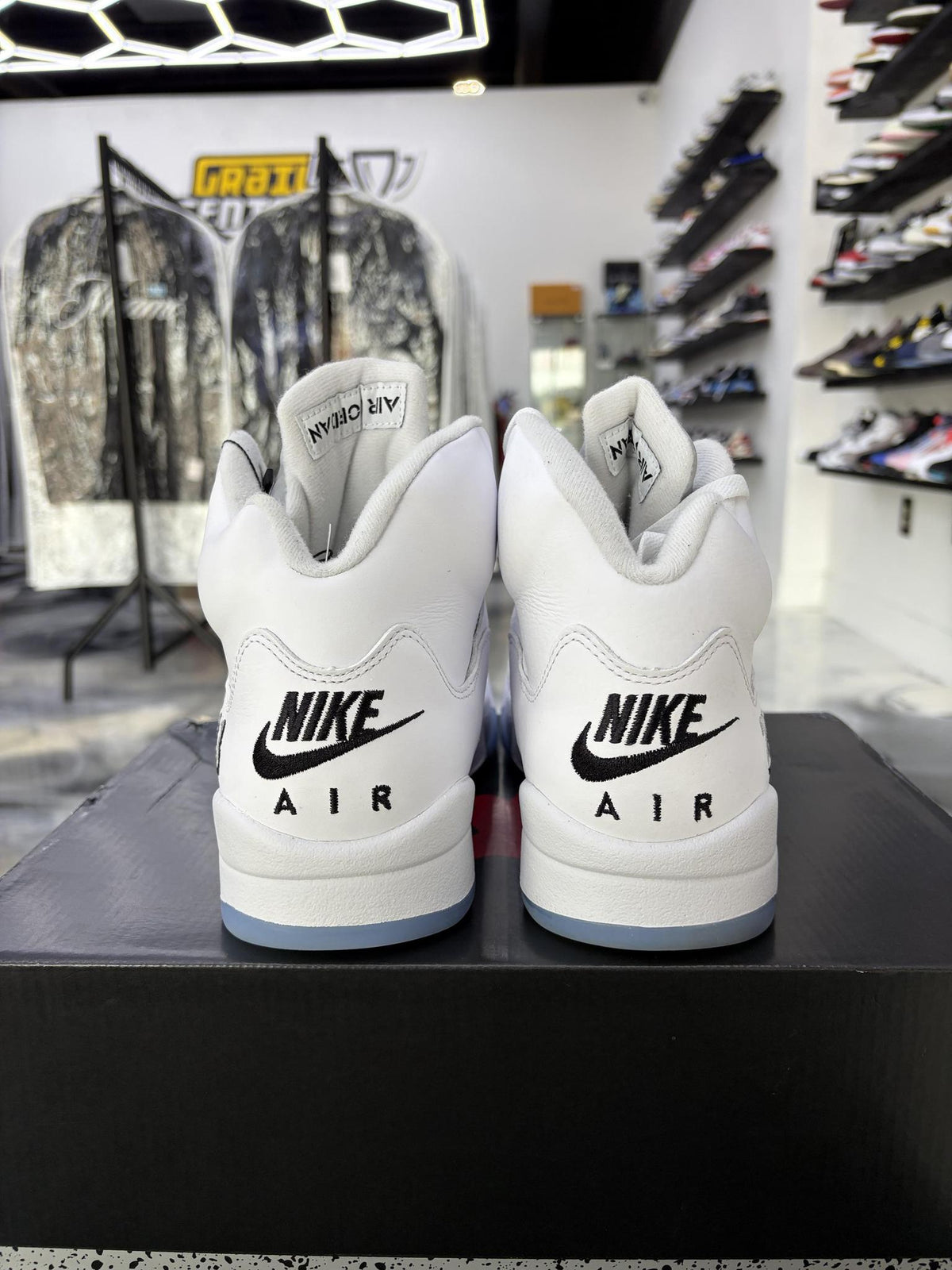 Jordan 5 "White Metallic" Used Size 9.5