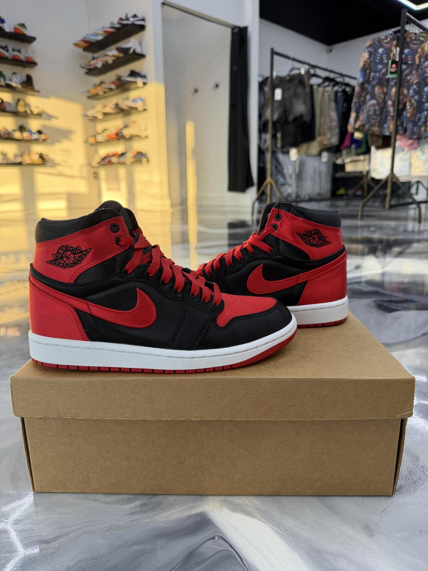 Jordan 1 "Satin Bred" Used Size 6Y/7.5W