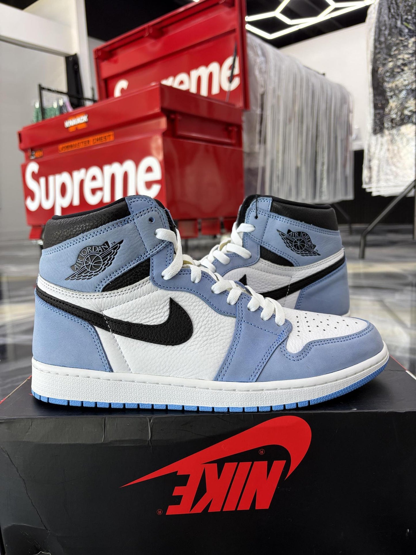 Jordan 1 "University Blue" Used Size 10.5