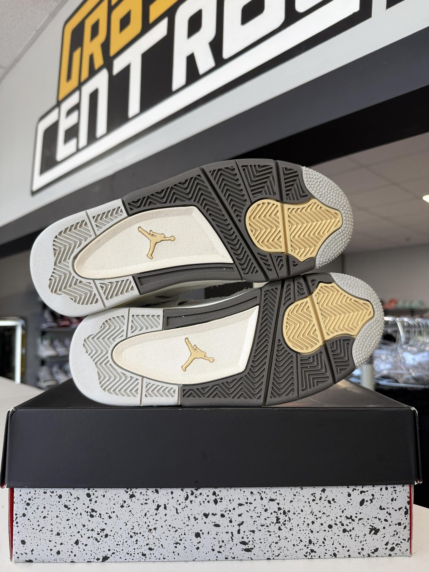 Jordan 4 "Craft" Used Size 6.5Y/8W