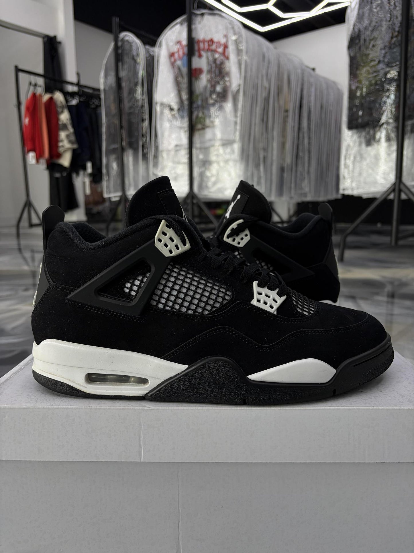 Jordan 4 "White Thunder" Used Size 11.5
