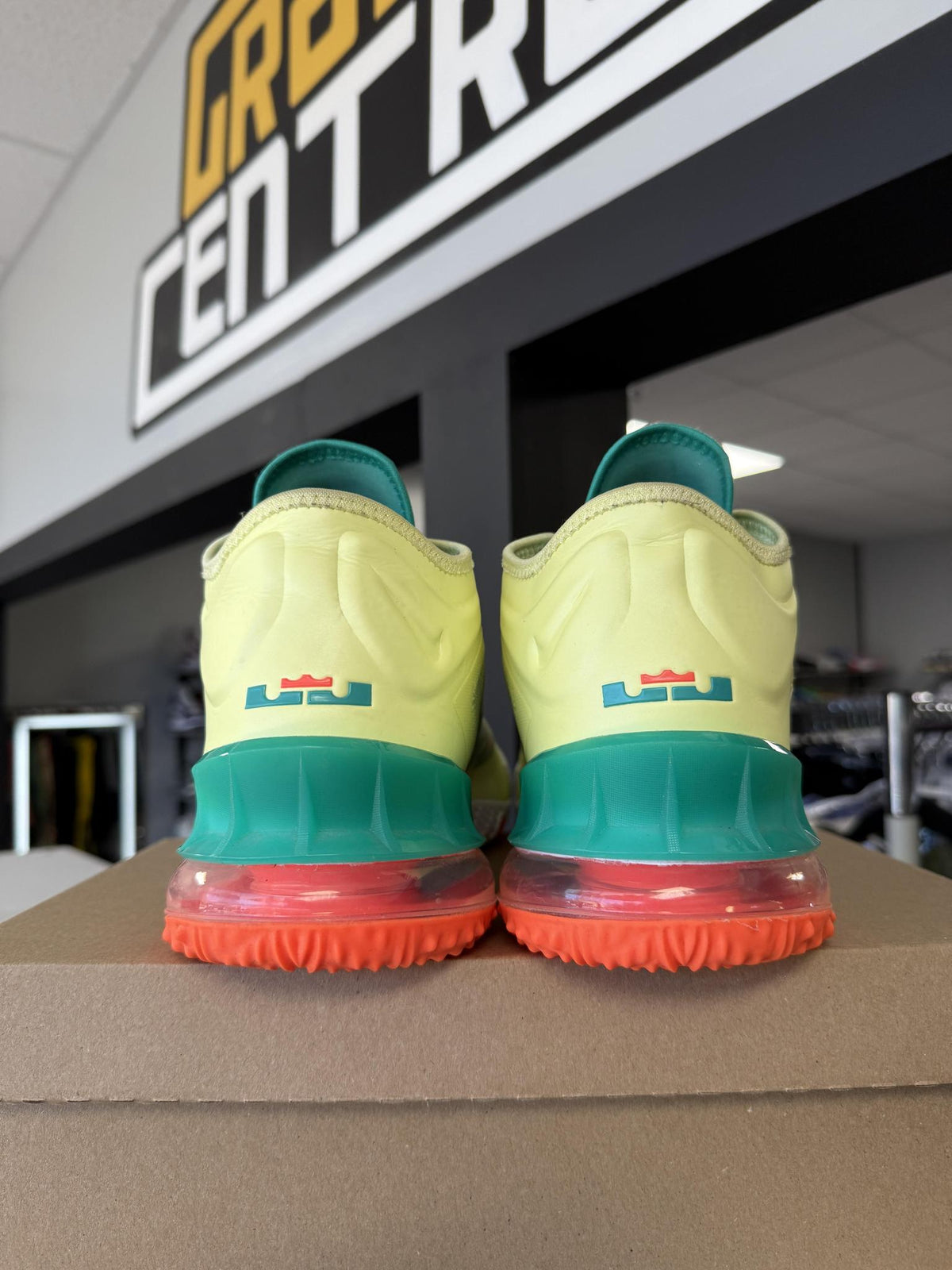 Lebron 18 Low "Lebronald Palmer" Used Size 13