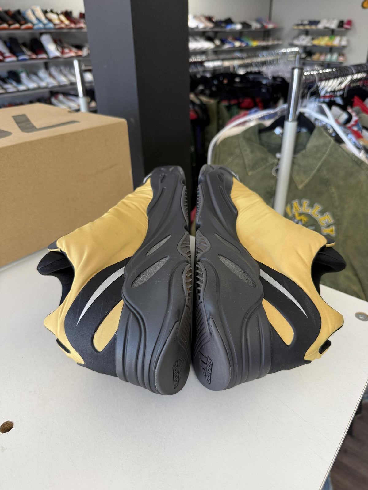 Yeezy 700 MNVN "Honey" Used Size 13