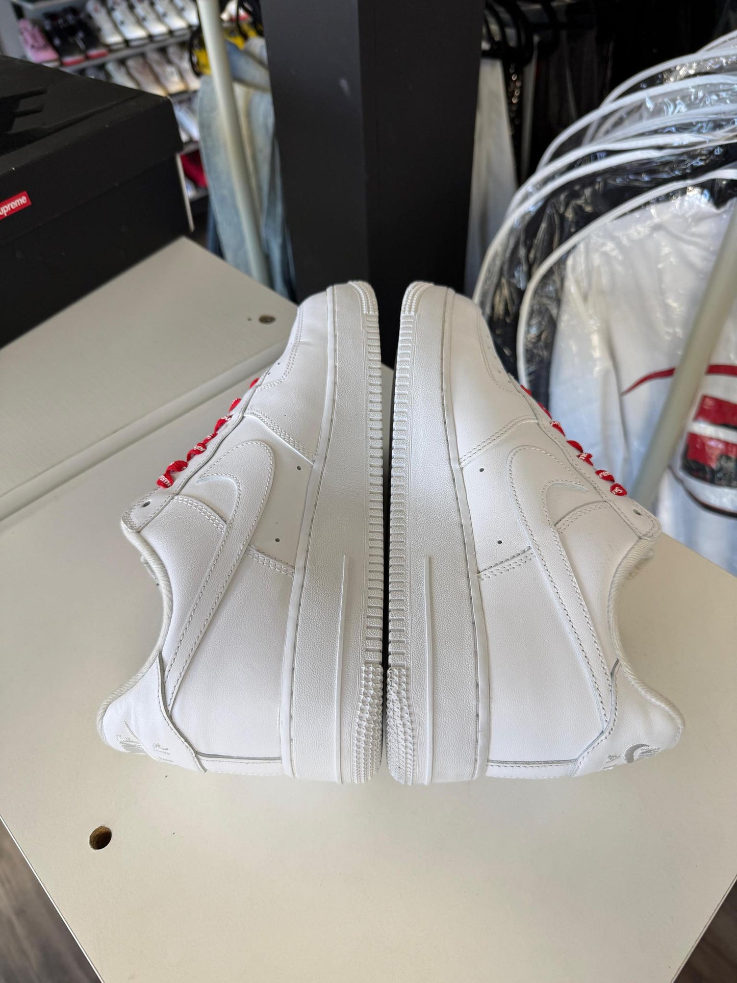 Air Force 1 Low x Supreme "White" Used Size 10