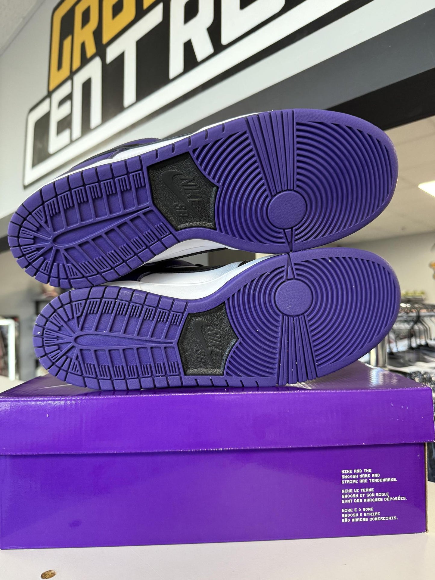 Nike SB Dunk Low Court Purple Used Size 11