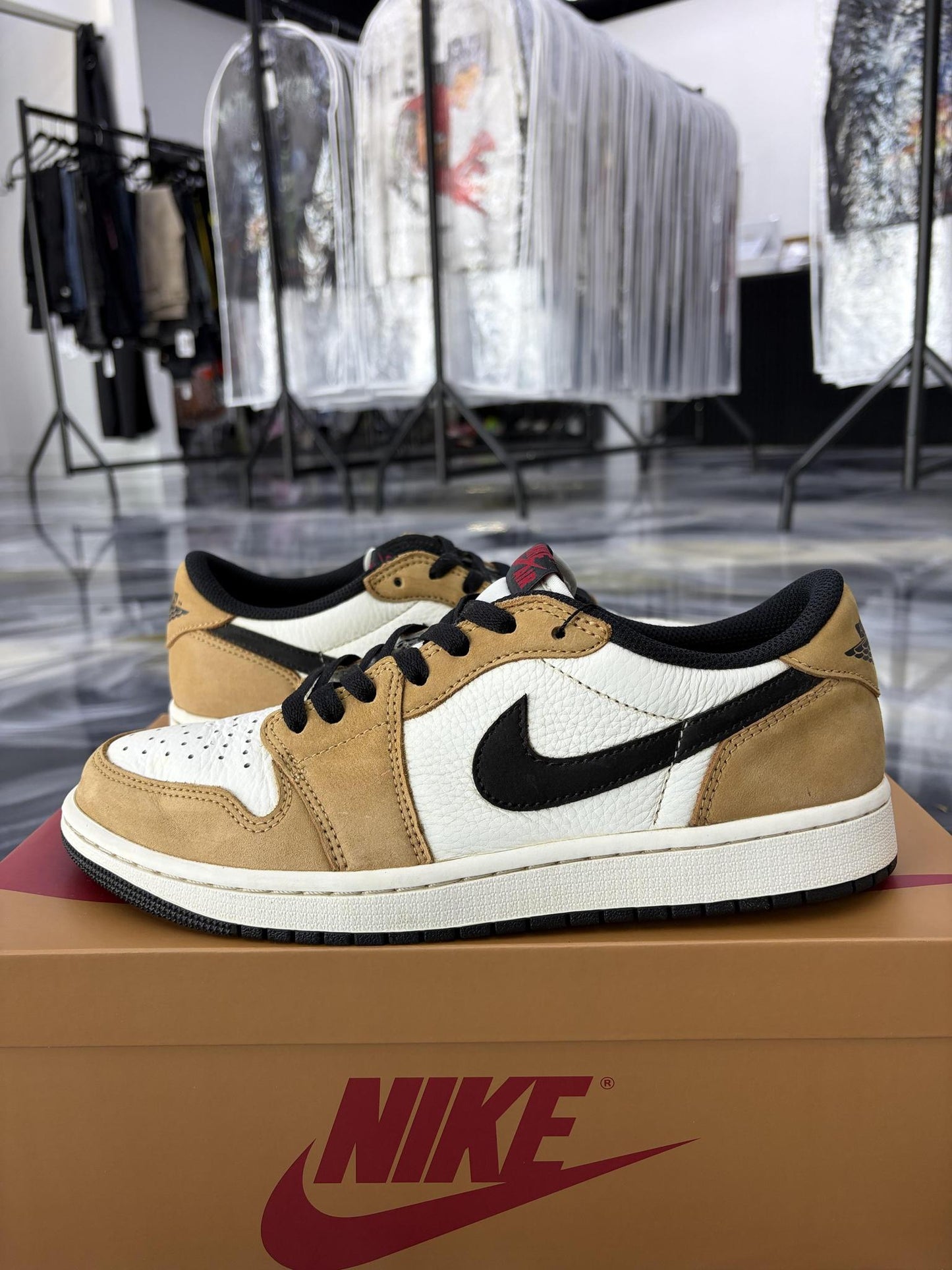 Jordan 1 Low "Rookie Of The Year" Used Size 9.5