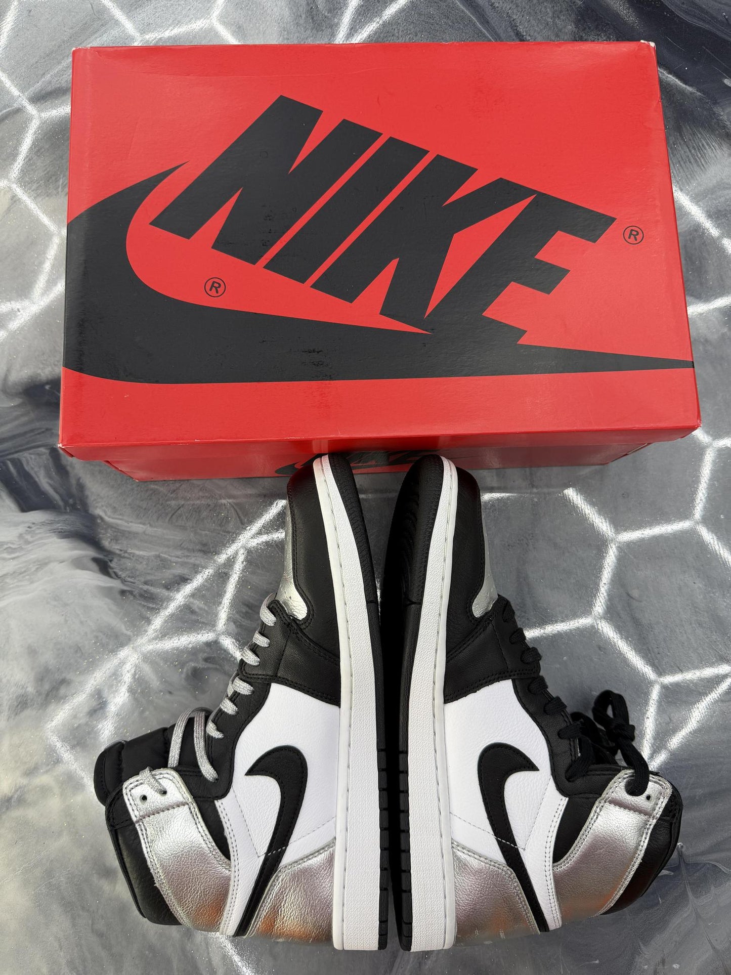 Jordan 1 "Metallic Silver" Used Size 9.5