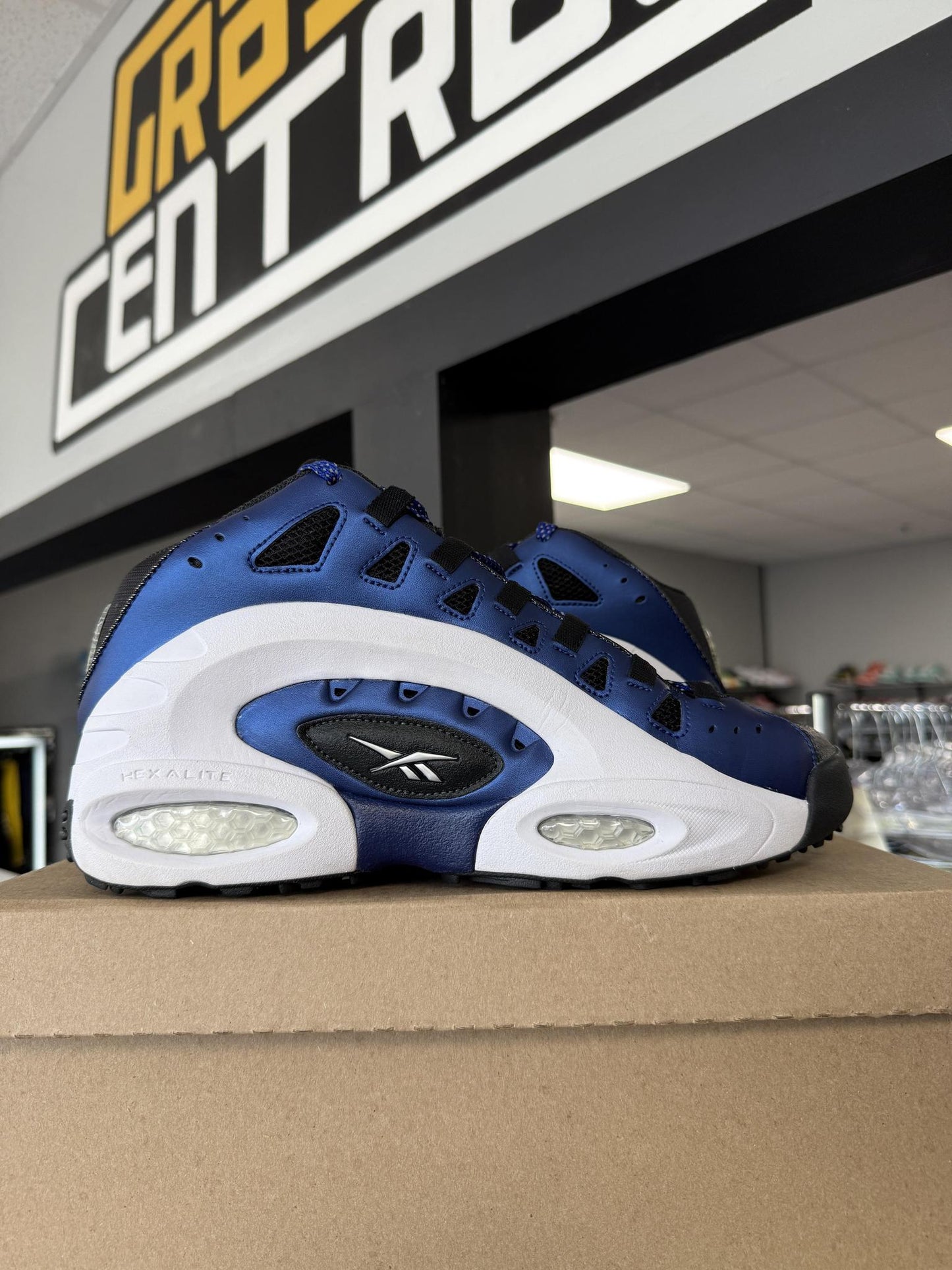 Reebok ES22 "White Blue" Used Size 11