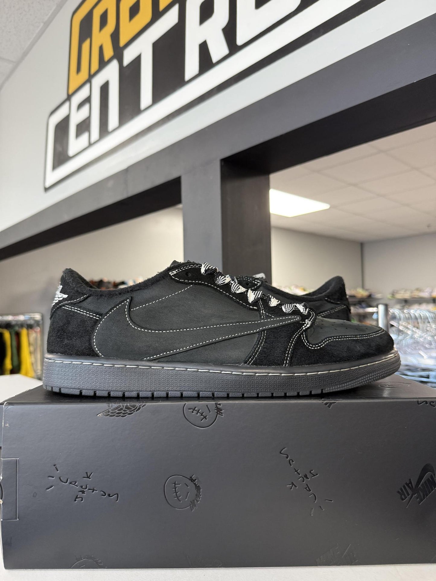 Jordan 1 Low Travis Scott "Phantom" Used Size 13