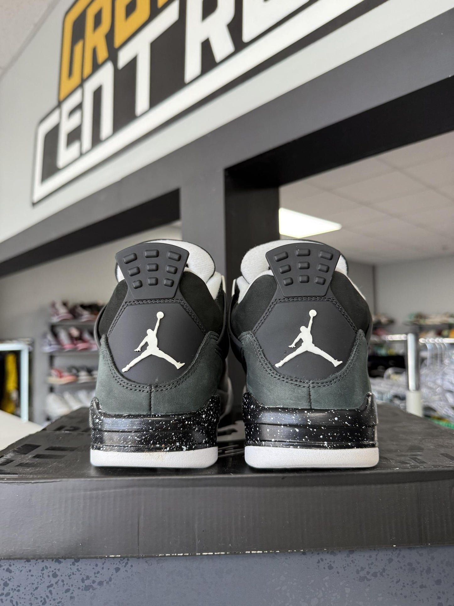 Jordan 4 "Fear" Used Size 8