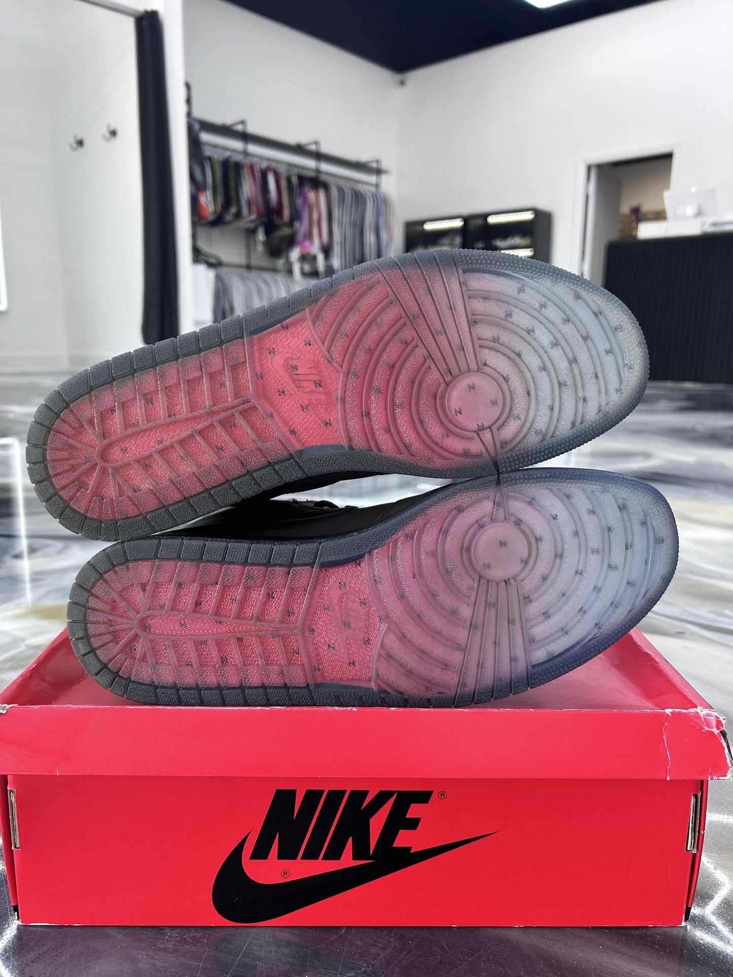 Jordan 1 Zoom "Fearless" Used Size 12