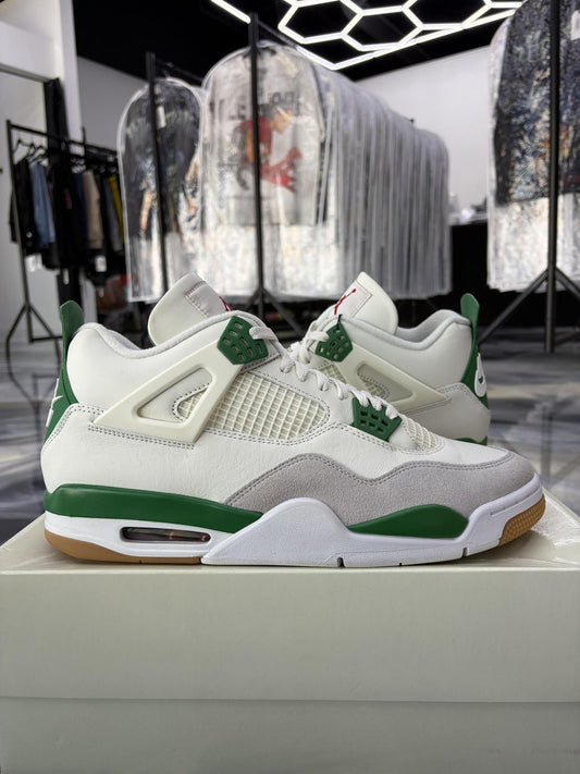 Jordan 4 SB "Pine Green" Used Size 13