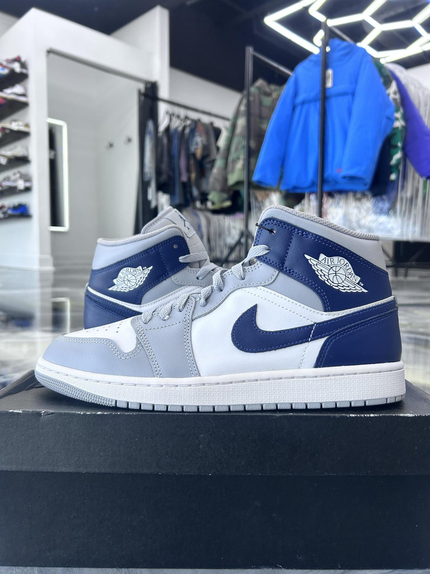 Jordan 1 Mid "Georgetown" Used Size 10.5
