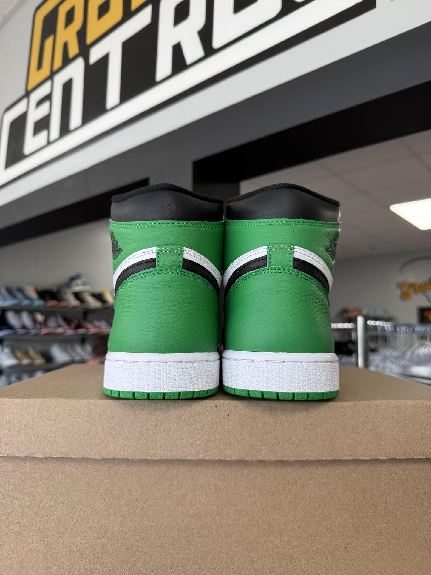 Jordan 1 "Lucky Green" Used Size 11