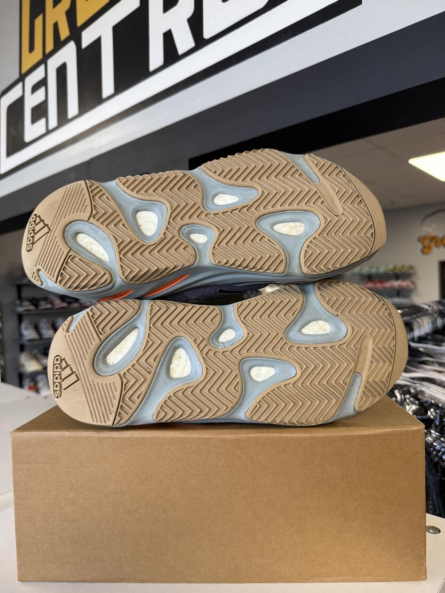 Yeezy 700 "Carbon" Used Size 12