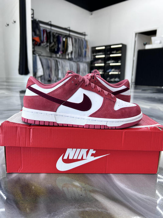 Nike Dunk Low "Valentine's Day" Used Size 6.5Y/8W