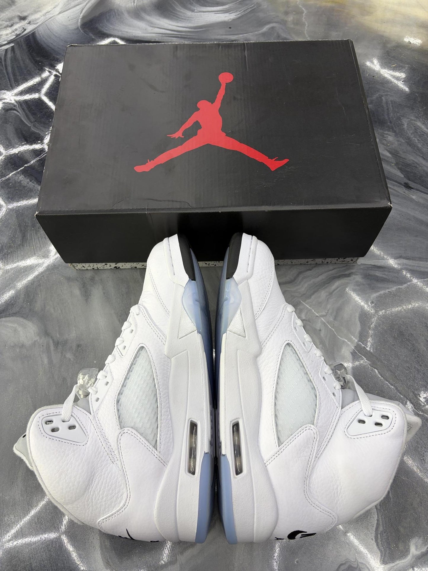 Jordan 5 "White Metallic" Used Size 9