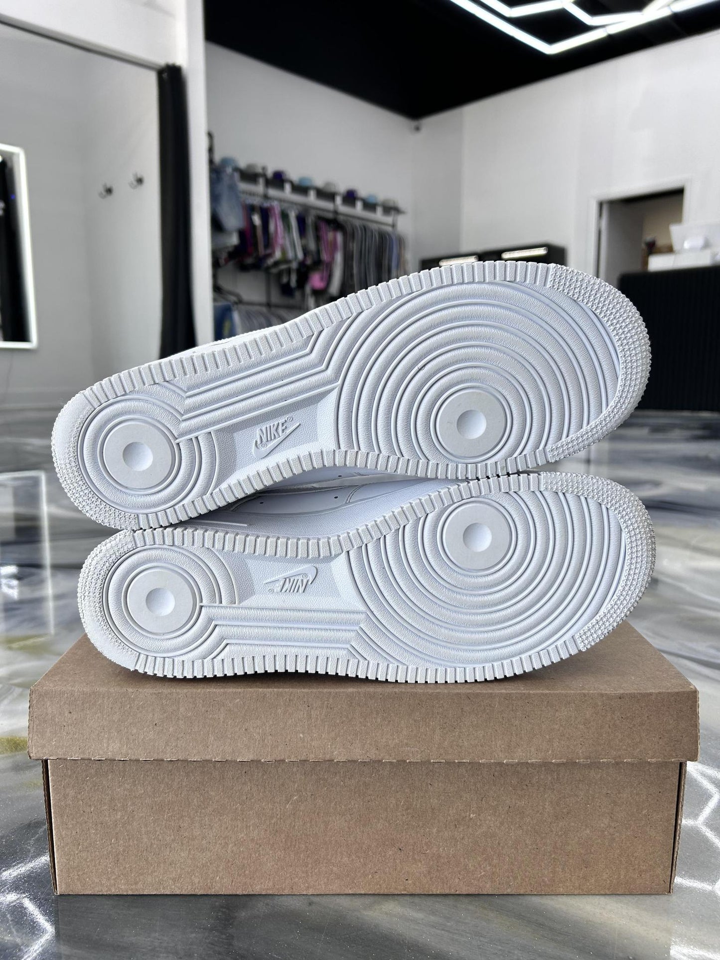 Nike Air Force 1 Low x Supreme "White" Used Size 12