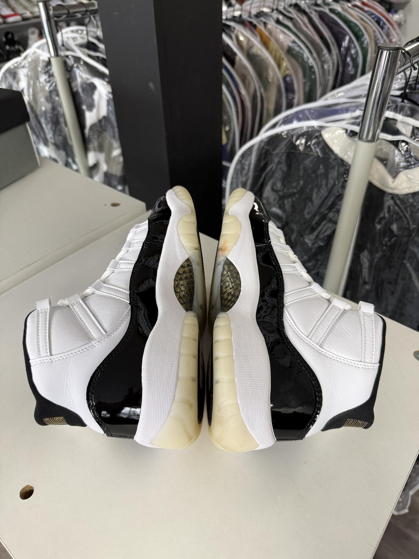 Jordan 11 "Gratitude" Used Size 7Y/8.5W