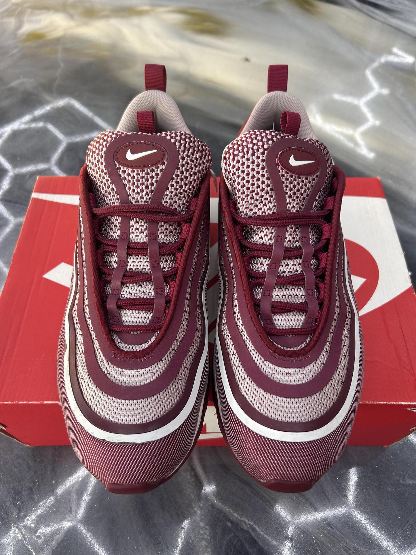 Nike Air Max 97 "Burgundy" Used Size 9