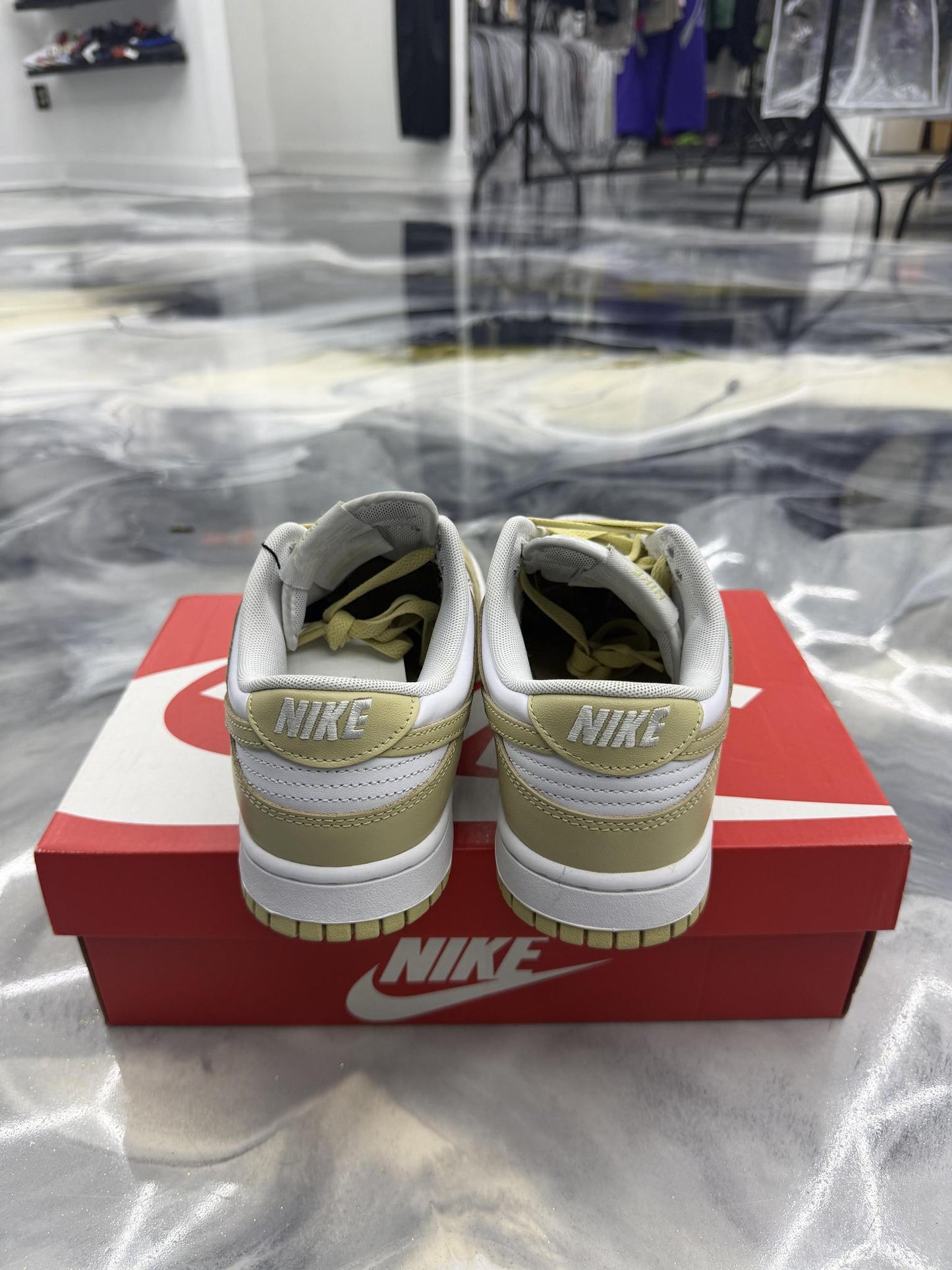 Nike Dunk Low "Team Gold" Size 7.5