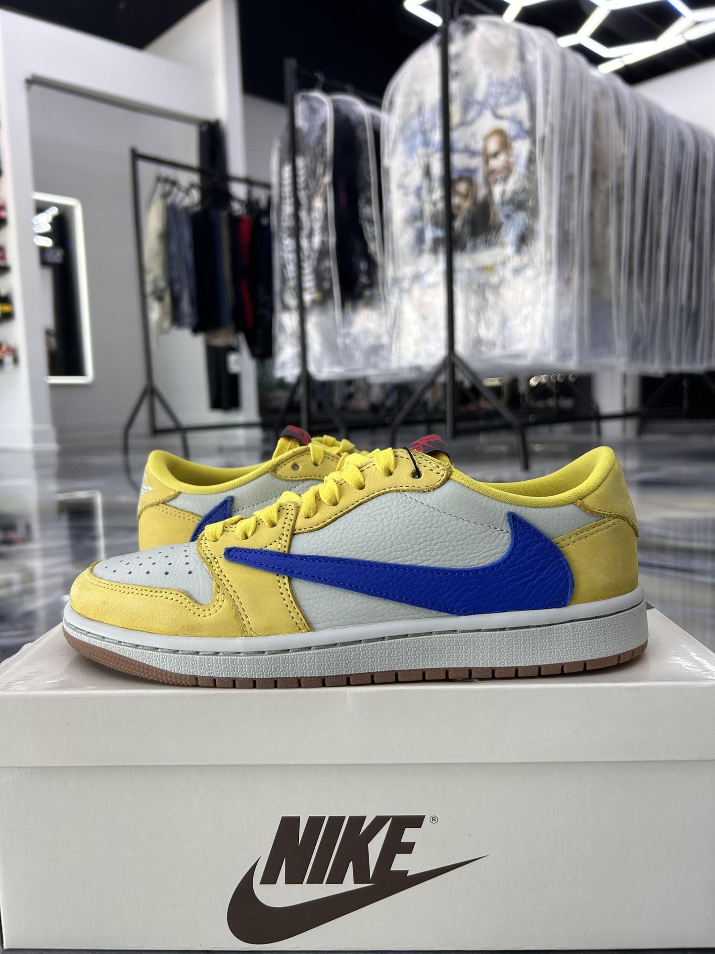 Jordan 1 x Travis Scott "Canary" Used Size 6Y/7.5W