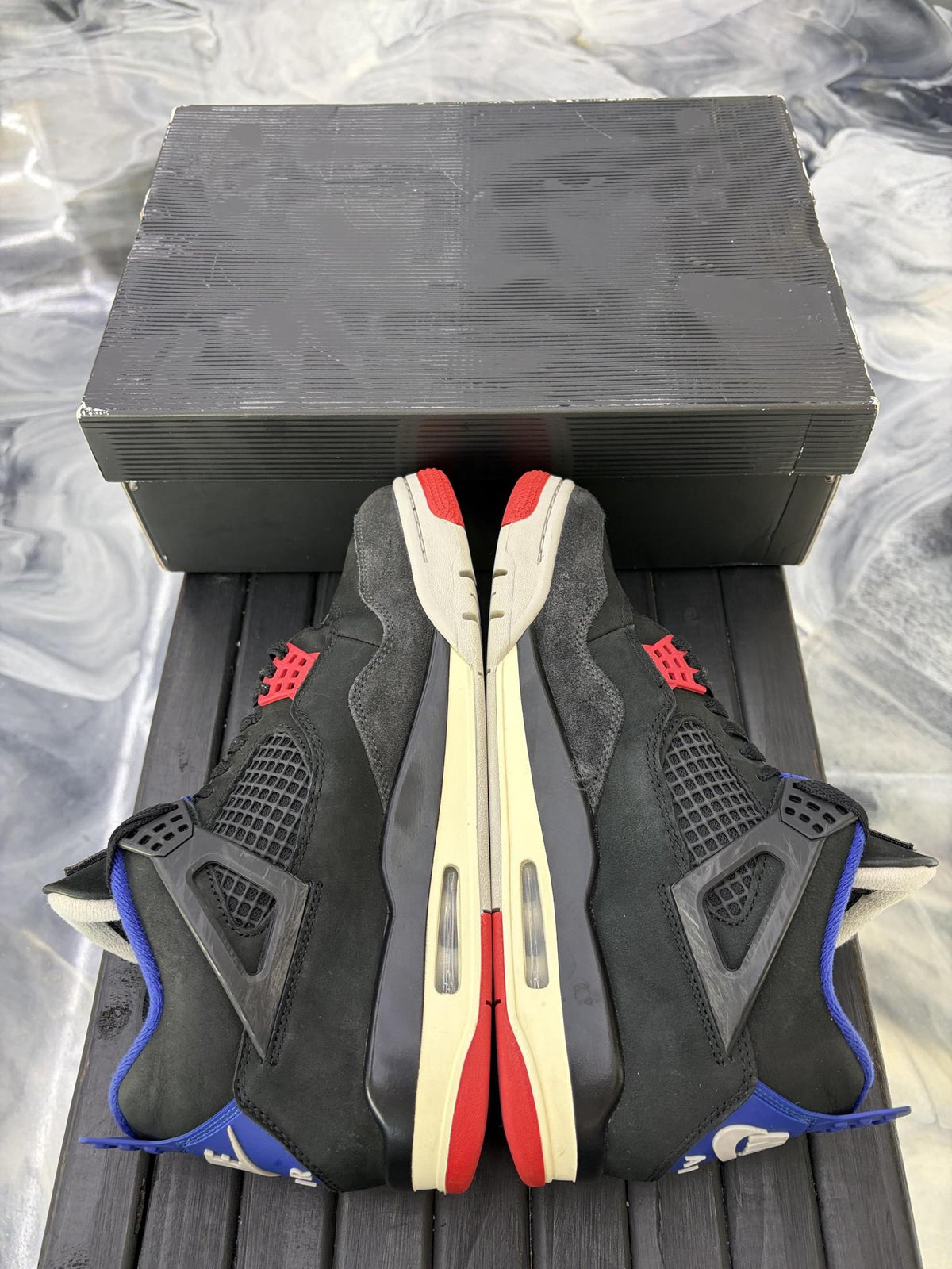 Jordan 4 "Rare Air" Used Size 9.5