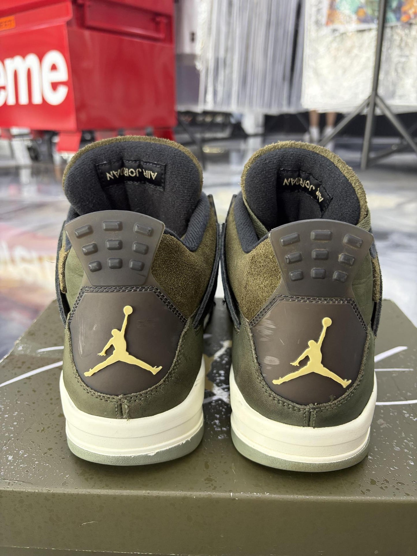 Jordan 4 "Olive" Used Size 10.5
