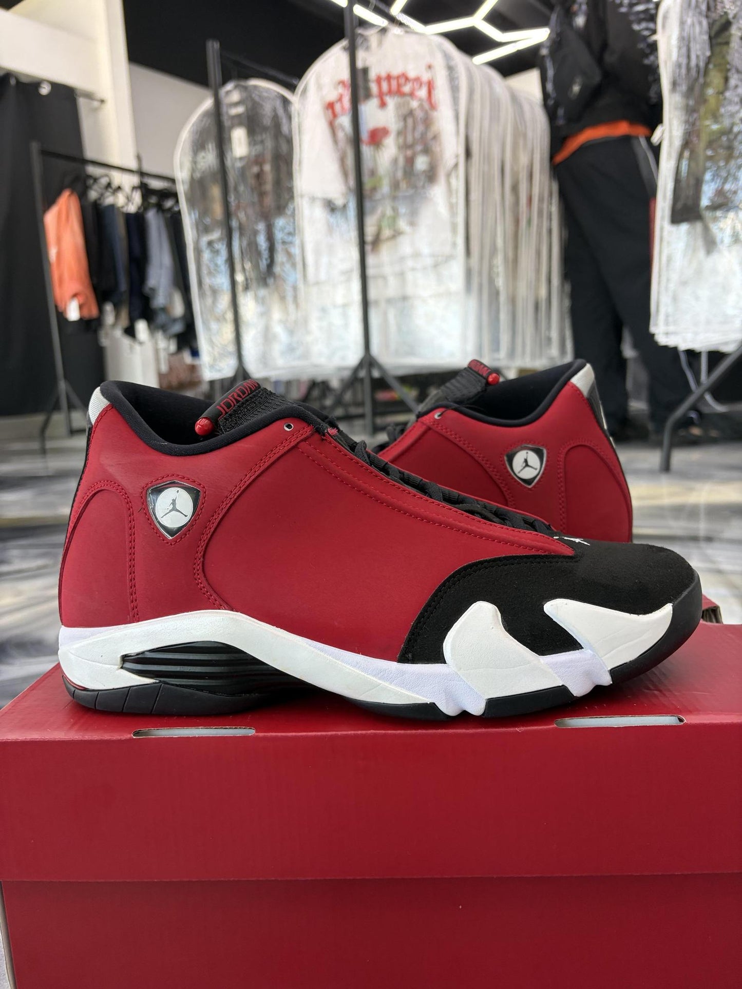 Jordan 14 "Gym Red Toro" Used Size 10