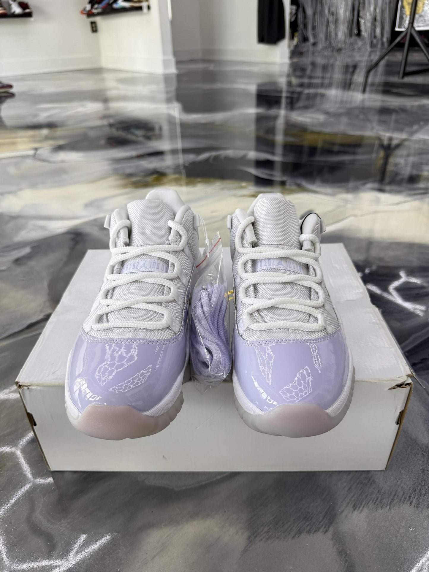 Jordan 11 "Pure Violet" Used Size 10W/8.5M