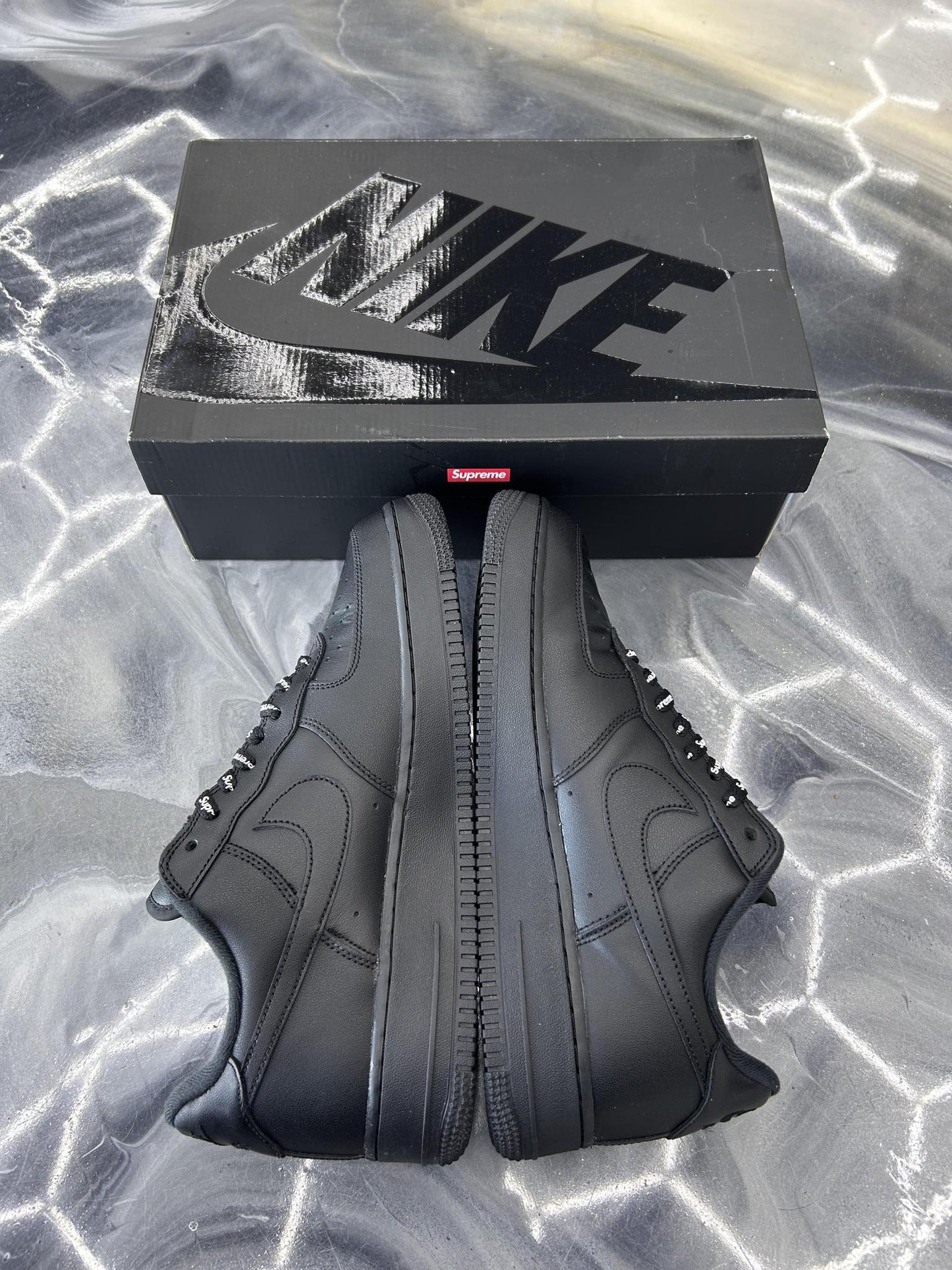 Supreme Air Force 1 Low "Black" Used Size 10.5