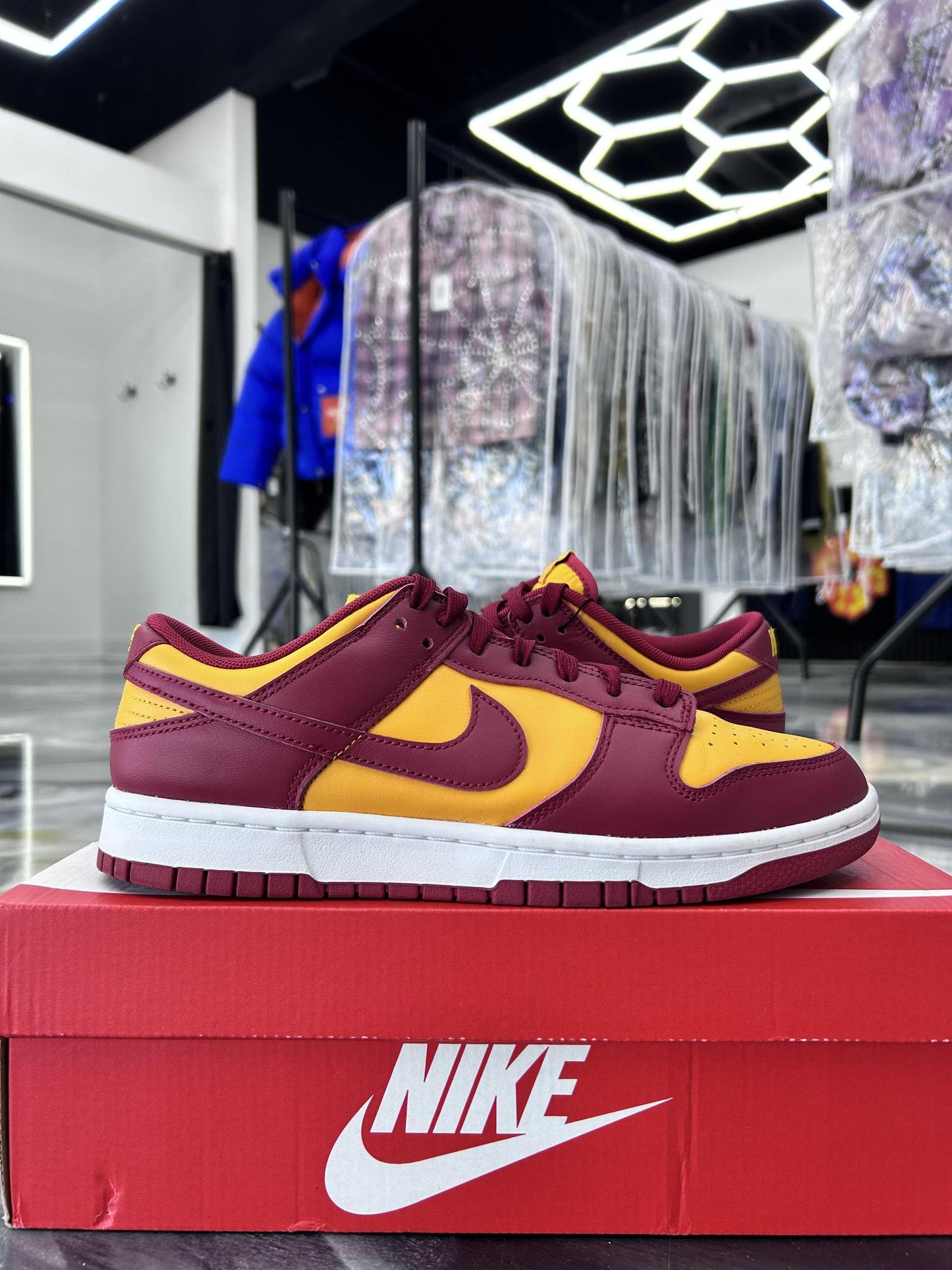 Nike Dunk Low "Midas Gold" Used Size 9