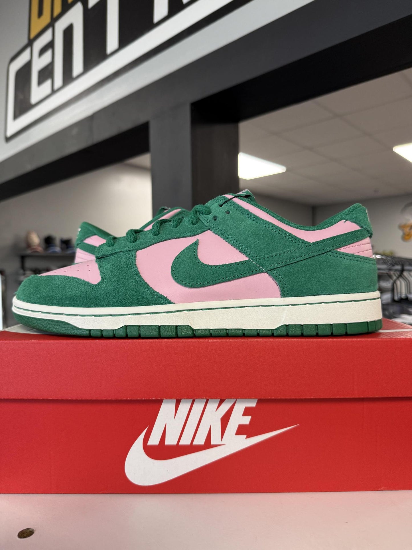 Nike Dunk Low "Soft Pink/Malachite" Used Size 11