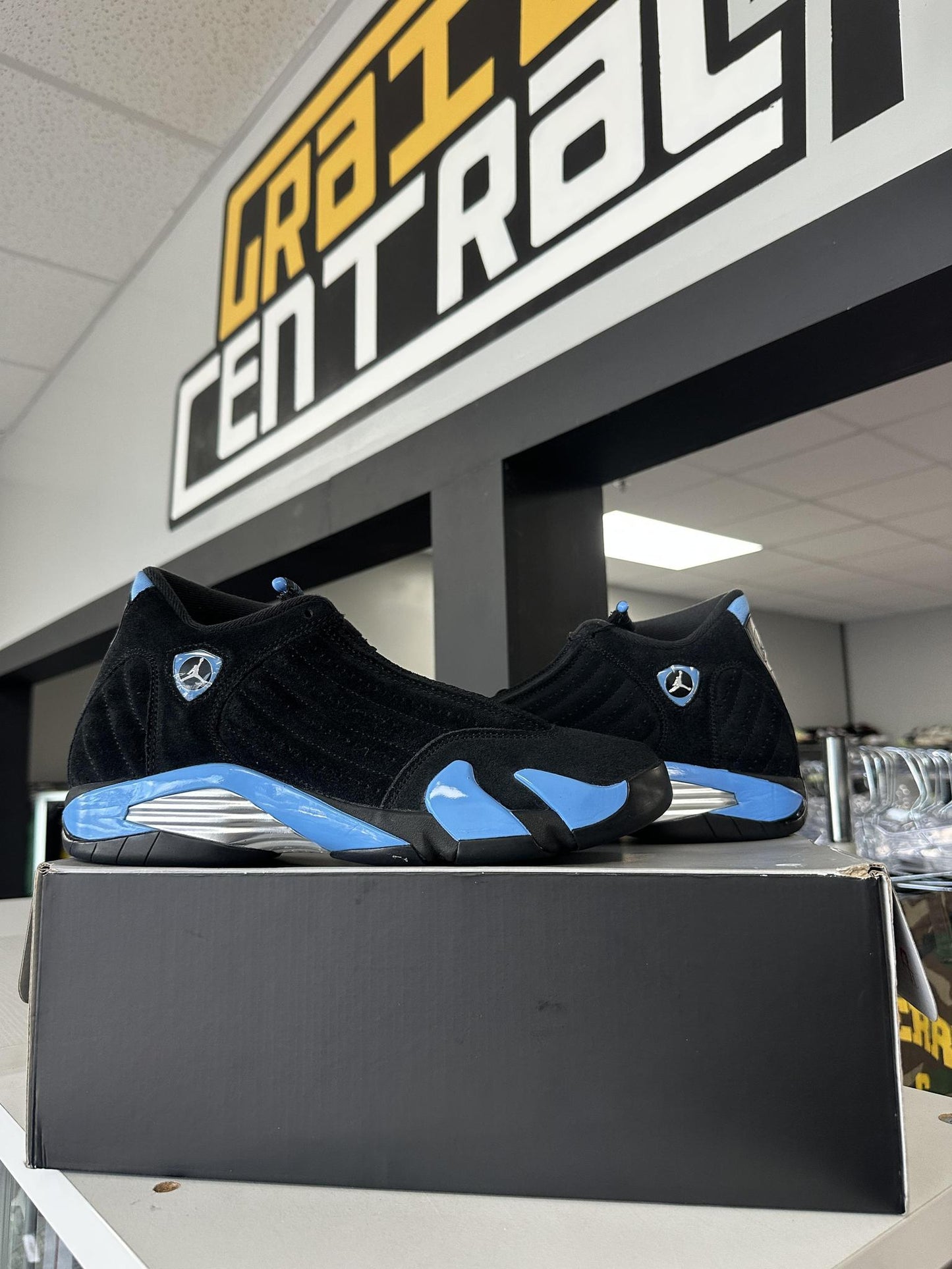 Jordan 14 "University Blue" Used Size 10.5