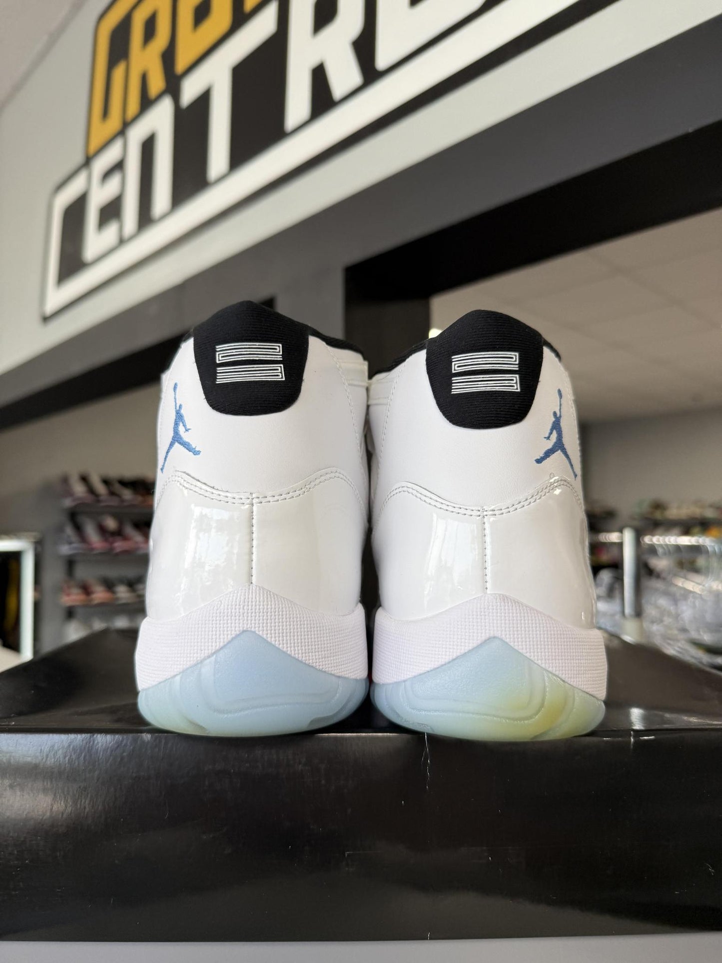 Jordan 11 "Legend Blue" Used Size 11