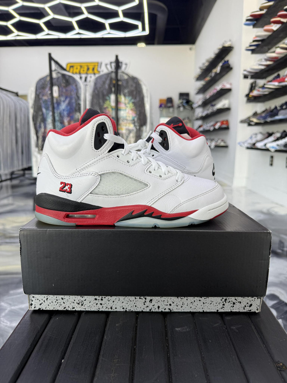 Jordan 5 "Fire Red" Used Size 7Y/8.5W
