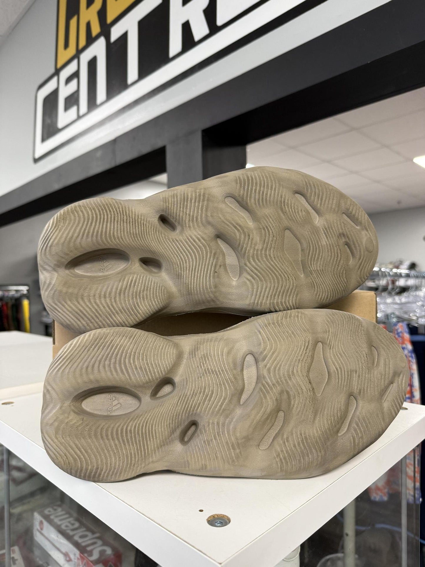 Yeezy foam RNR "Stone Sage" Used Size 11