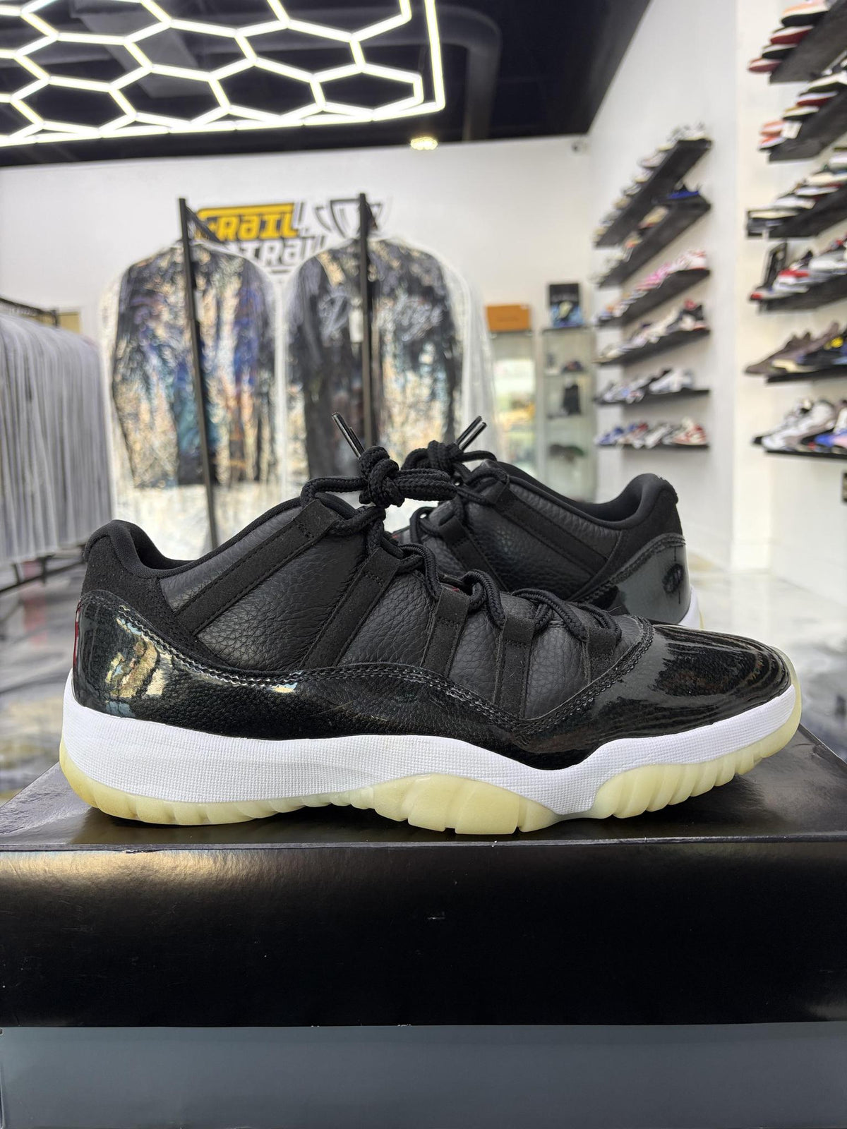Jordan 11 Low "72-10" Used Size 12