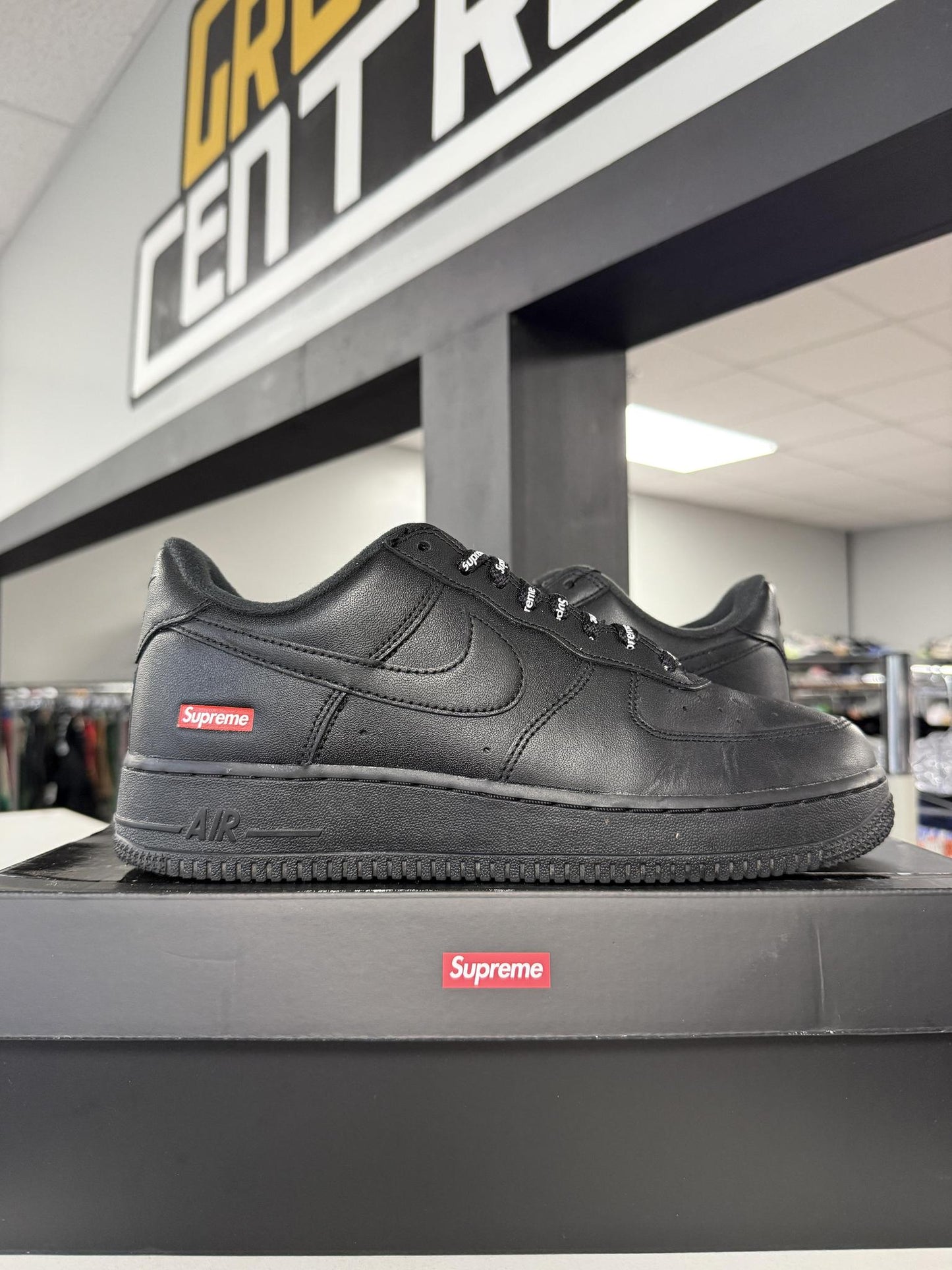 Nike AF1 Low Supreme "Black" Used Size 8