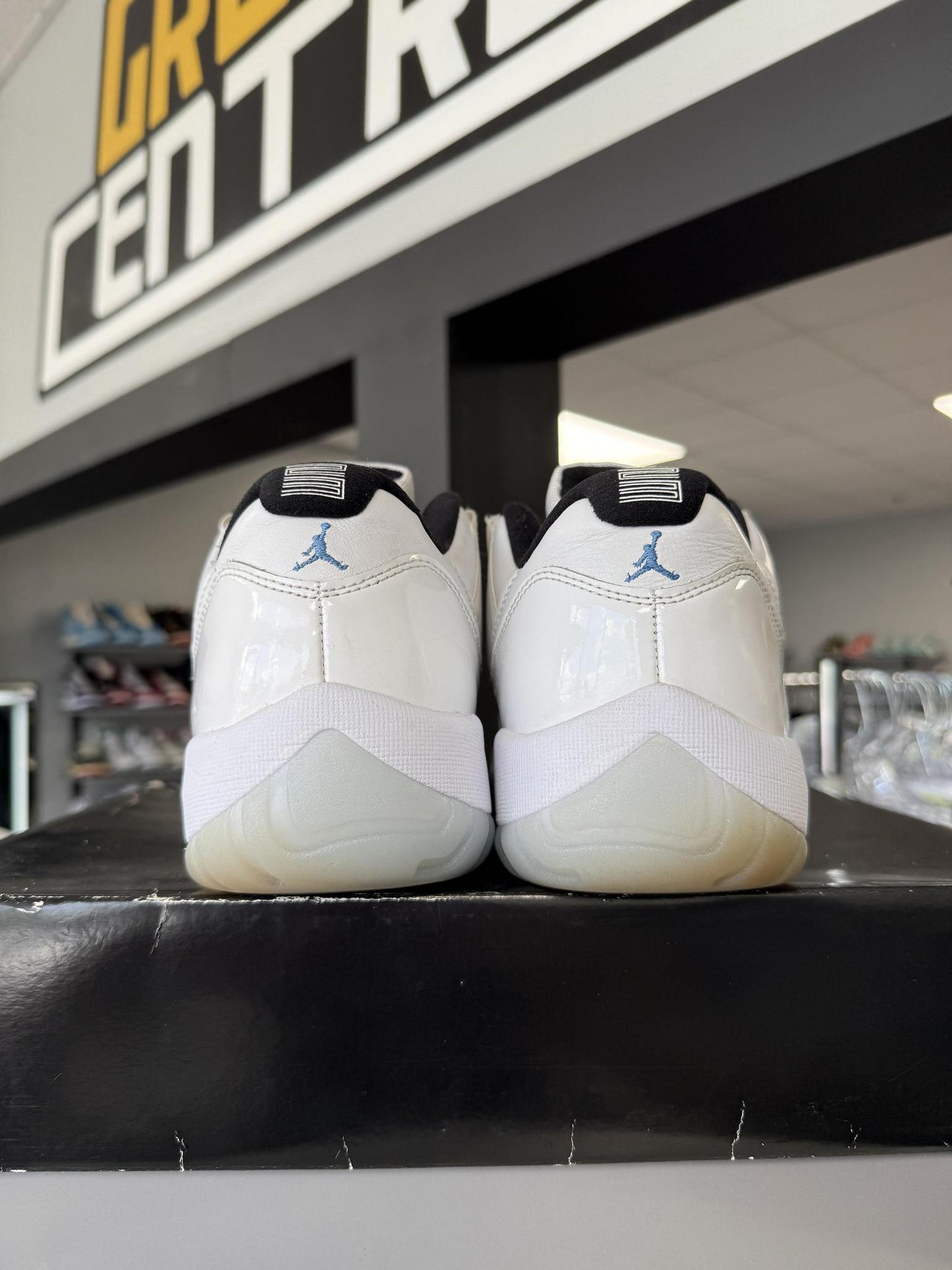 Jordan 11 Low "Legend Blue" Used Size 12