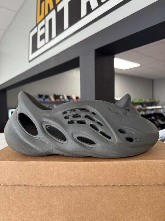 Yeezy Foam RNNR "Onyx" Used Size 11