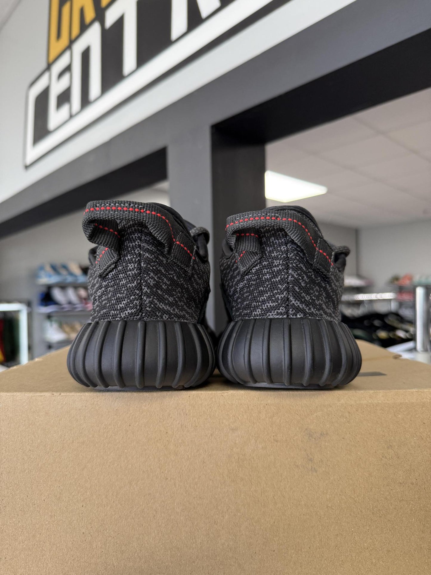 Yeezy 350 "Pirate Black" Used Size 8.5
