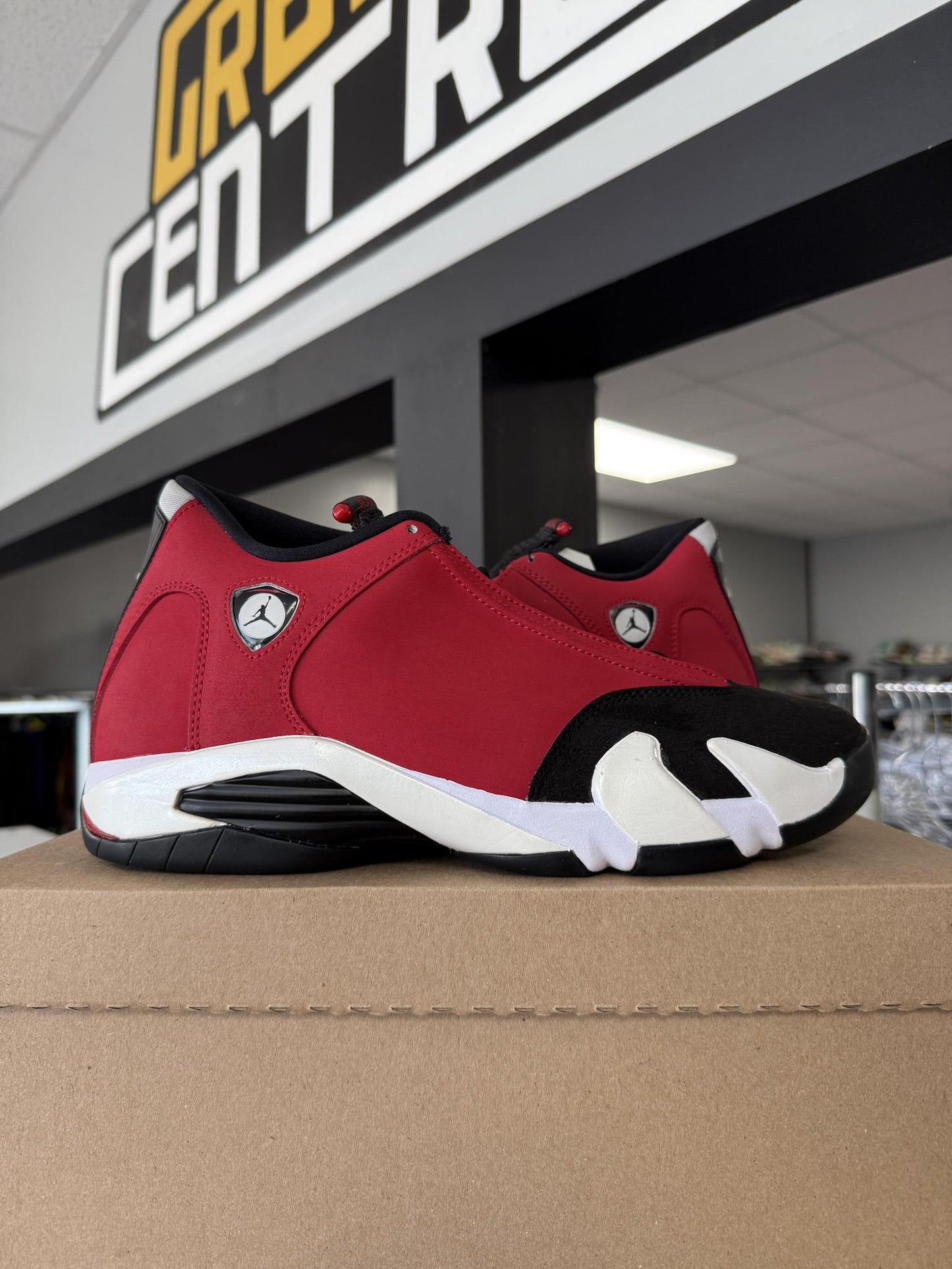 Jordan 14 "Toro" Used Size 10.5
