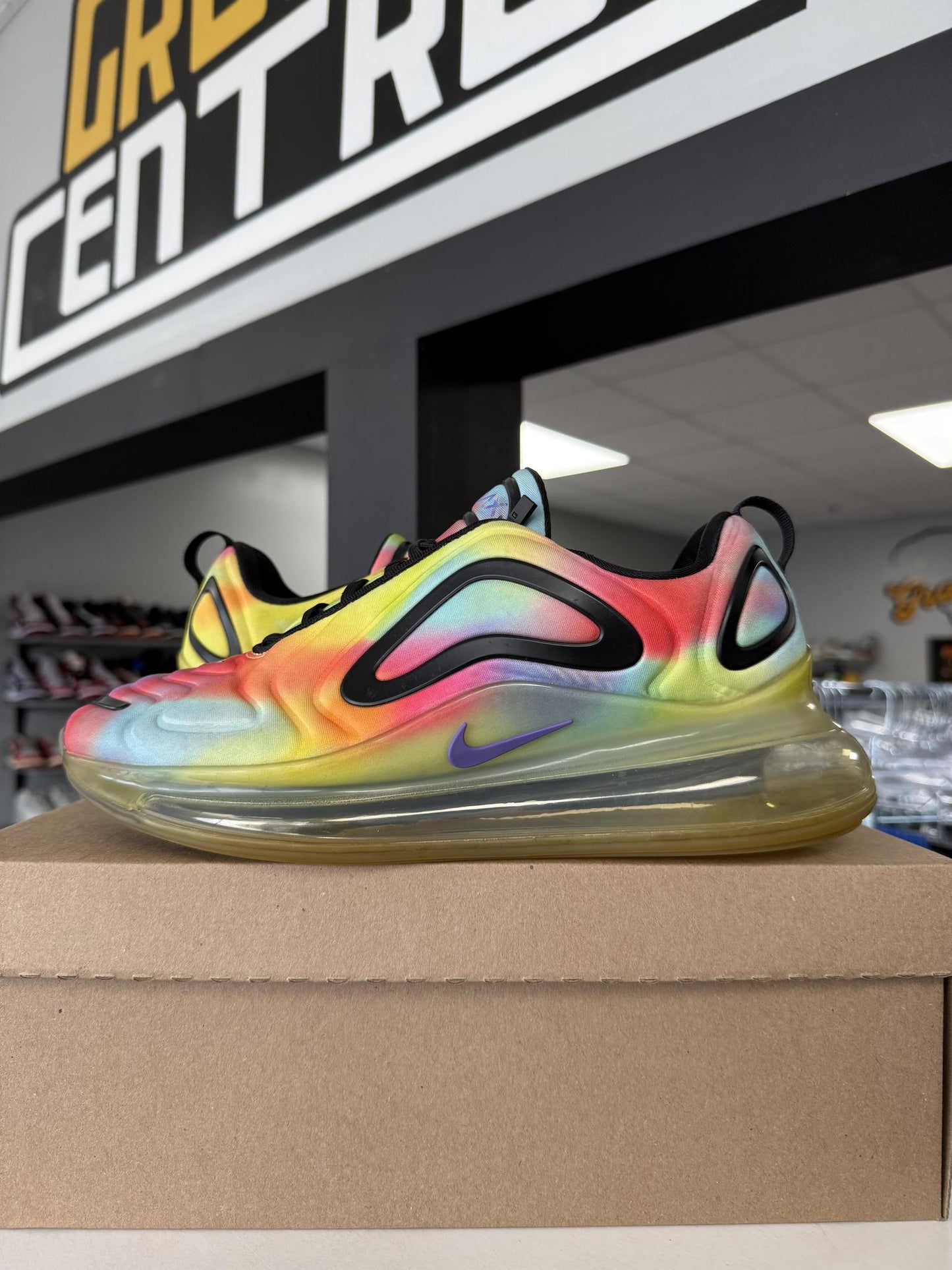 Nike Air Max 720 "Multicolor" Used Size 9.5