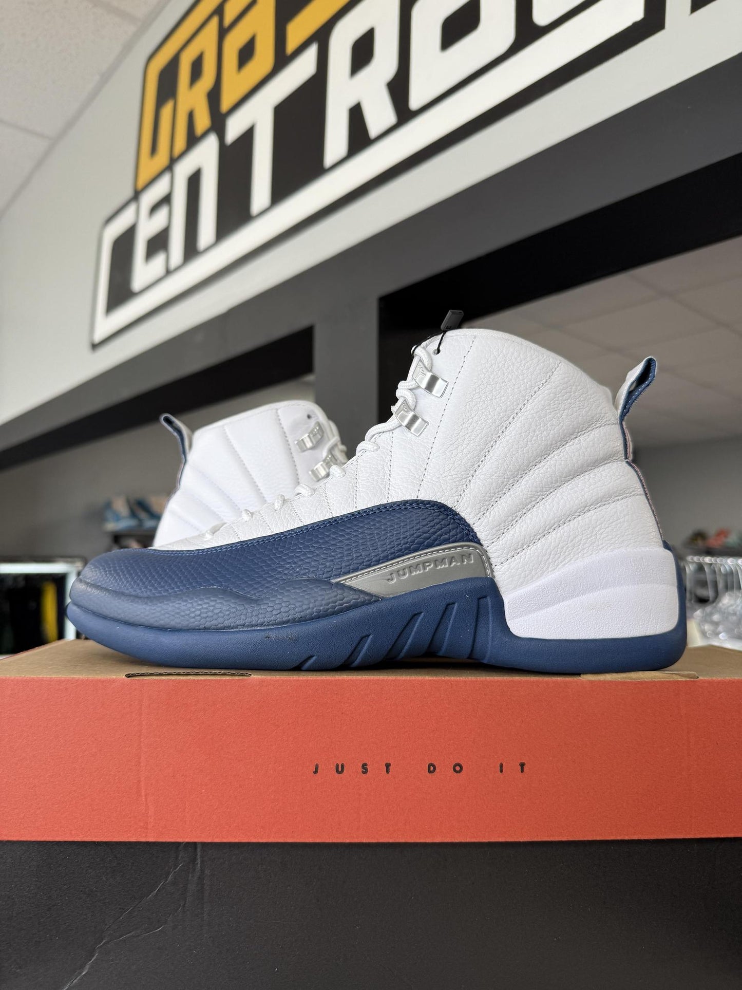 Jordan 12 "French Blue" Used Size 9.5