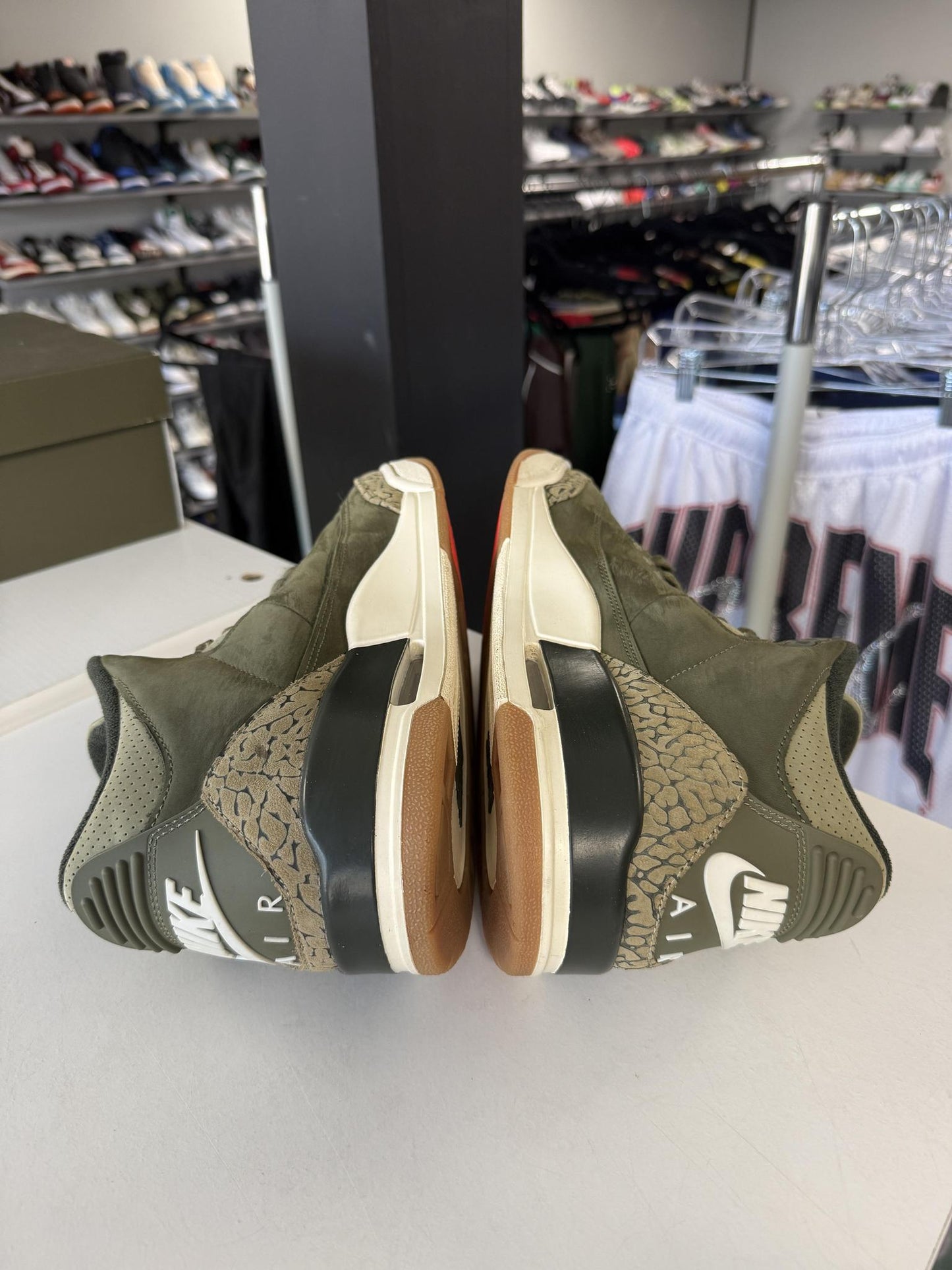 Jordan 3 "Family Affair" Used Size 9.5