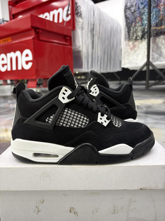 Jordan 4 "White Thunder" Used Size 6.5Y/8W