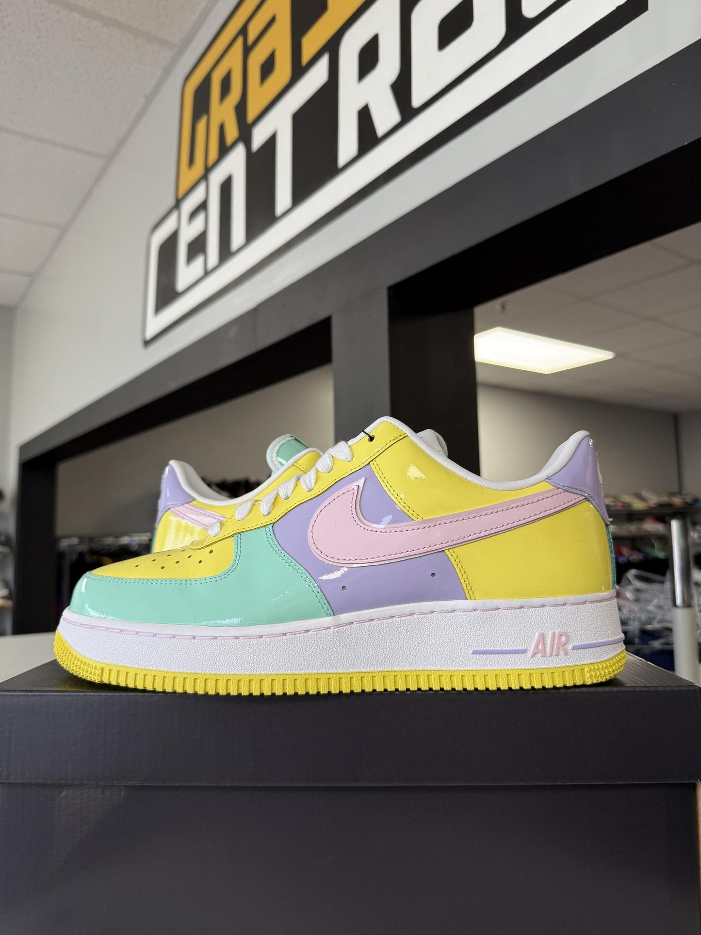 Nike AF1 Low "Easter" Used Size 10
