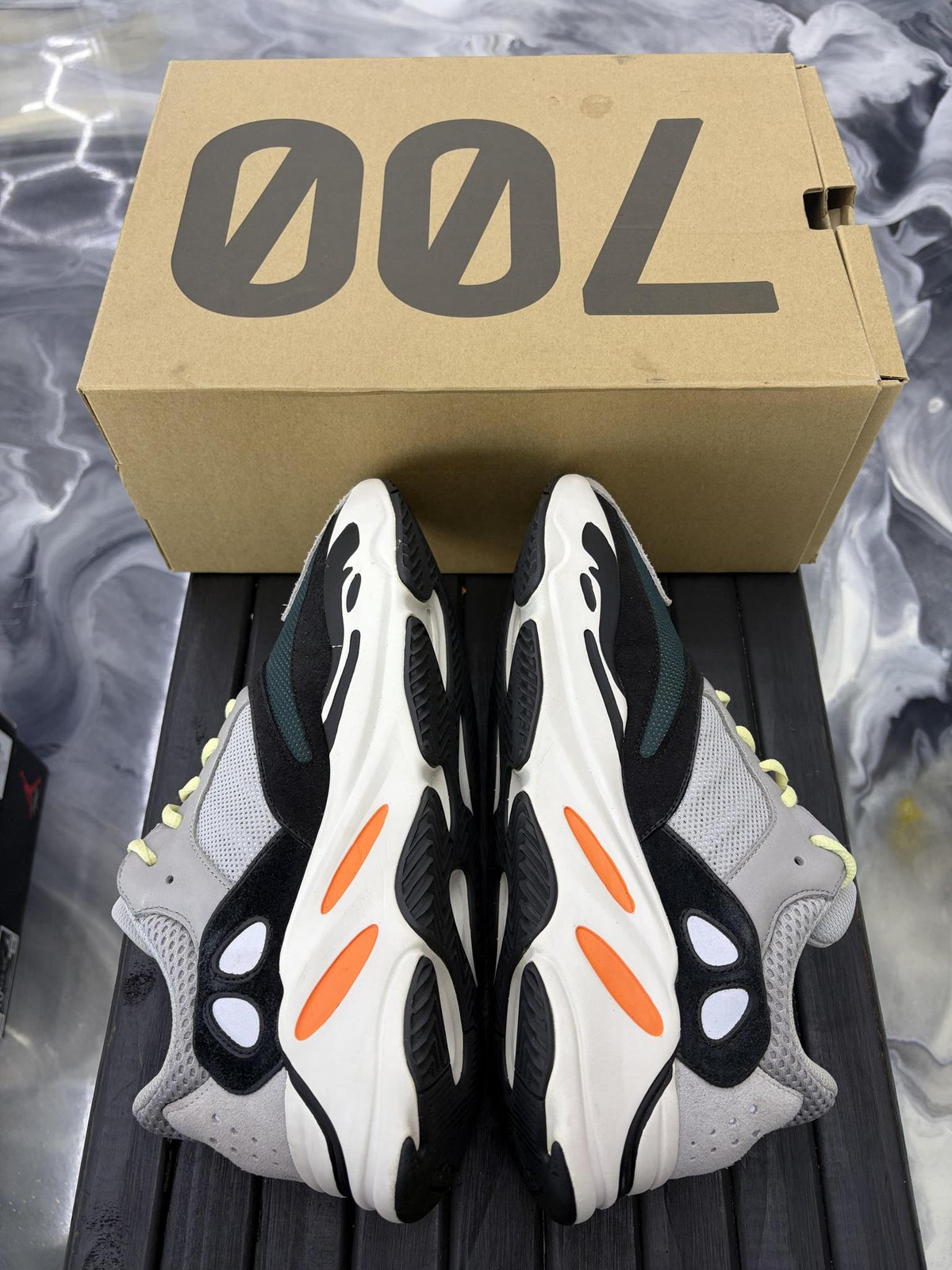 Yeezy 700 "Wave Runner" Used Size 10
